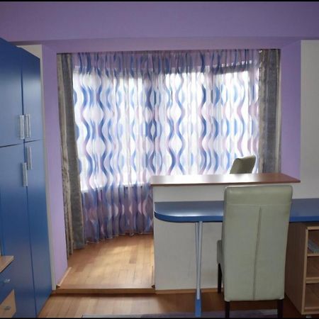 Central Apartment 4 Rooms Brasov Exterior photo