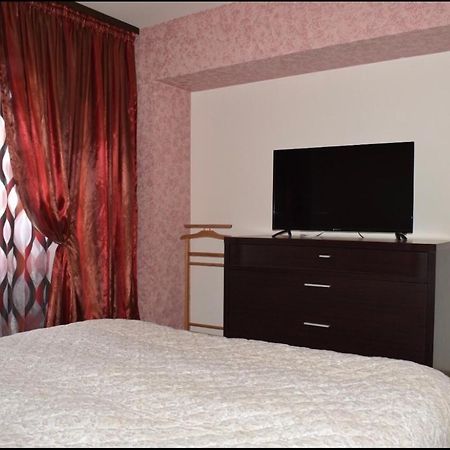 Central Apartment 4 Rooms Brasov Exterior photo