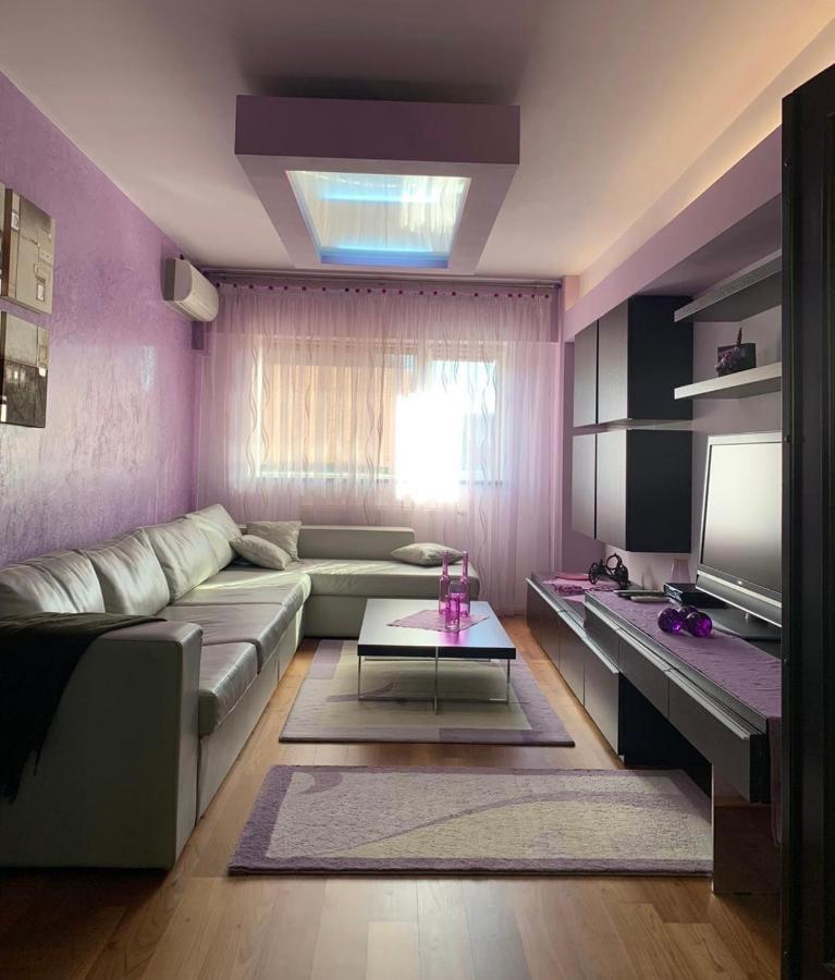 Central Apartment 4 Rooms Brasov Exterior photo