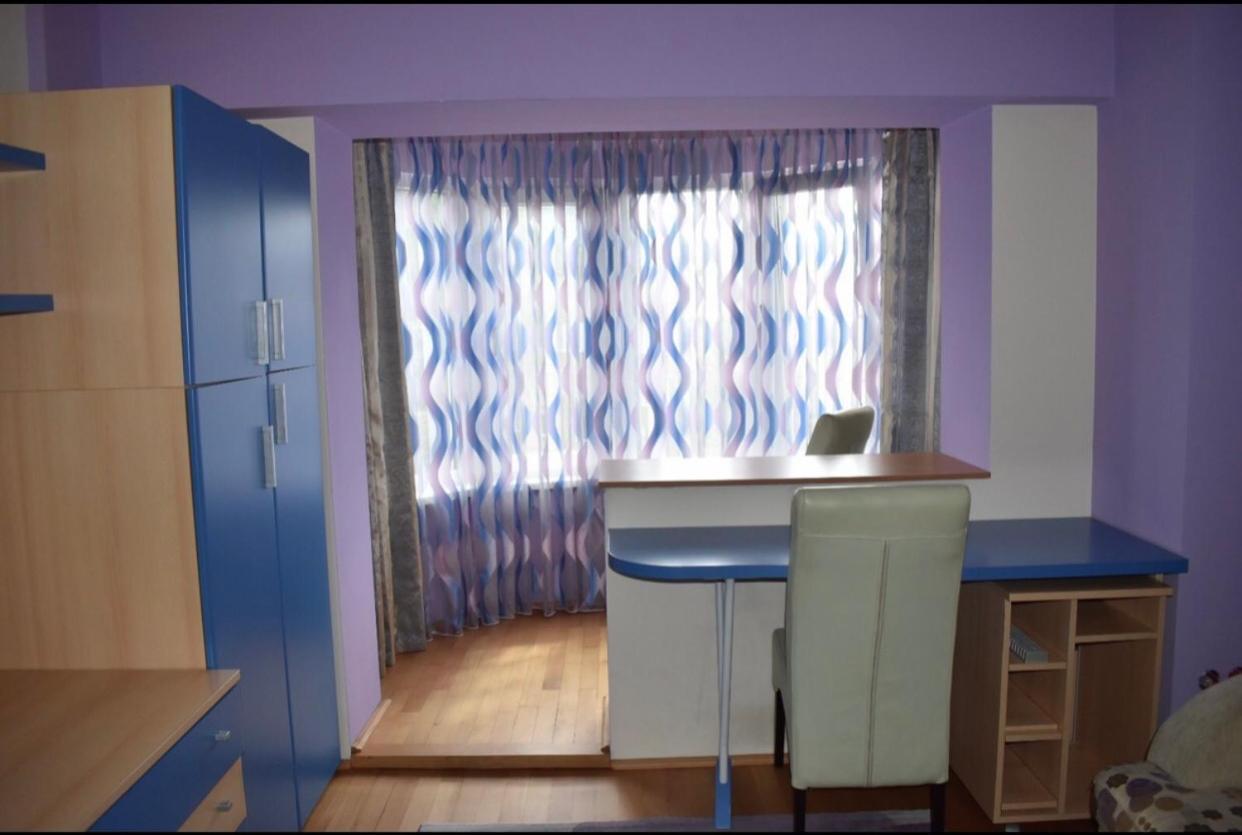 Central Apartment 4 Rooms Brasov Exterior photo