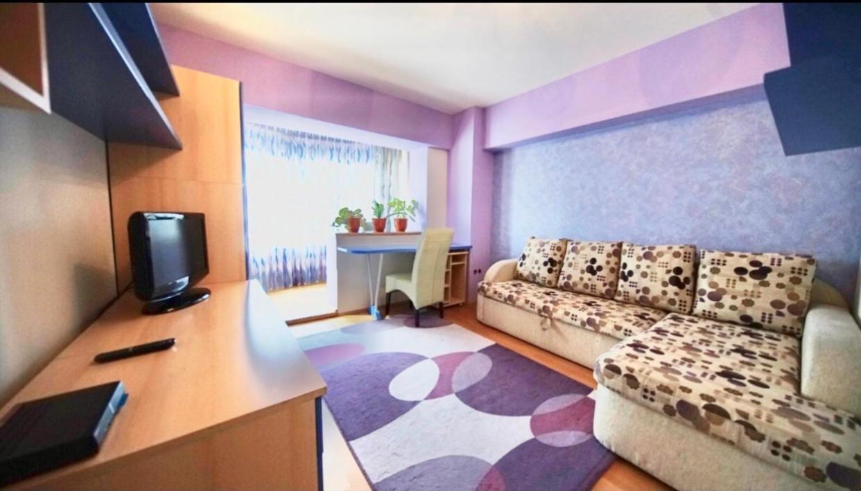 Central Apartment 4 Rooms Brasov Exterior photo